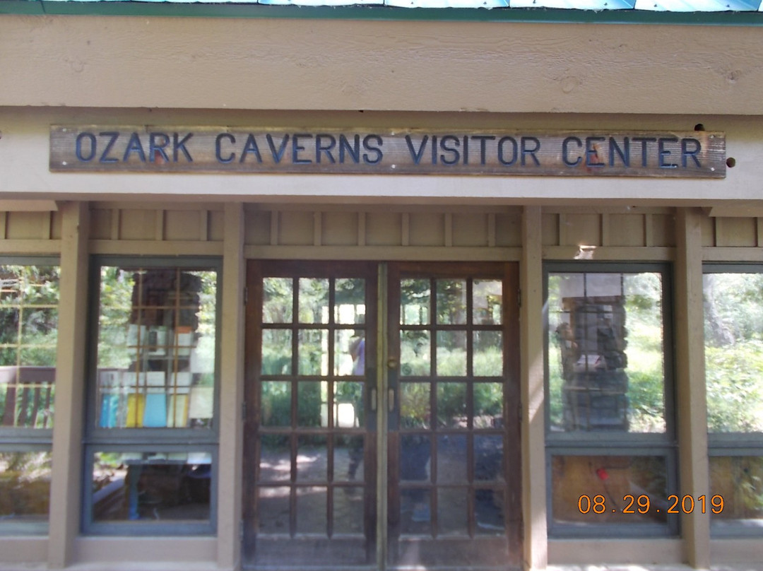 Ozark Caverns景点图片