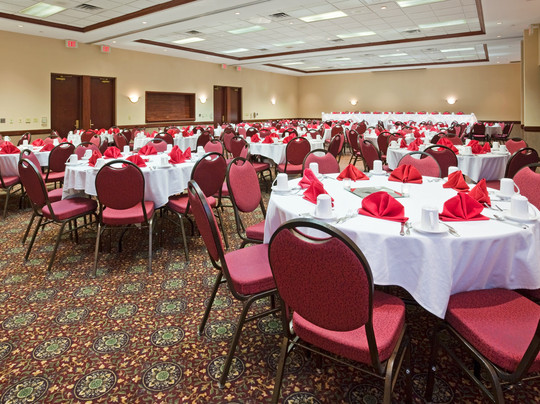 Holiday Inn & Suites Madison West - Middleton By IHG主图