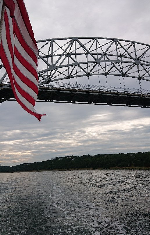 Cape Cod Canal Cruises景点图片
