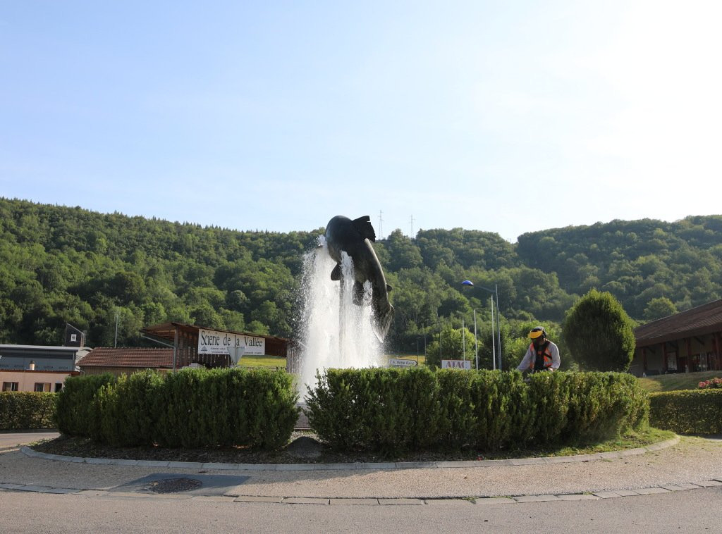 Fontaine de la truite à Ornans景点图片