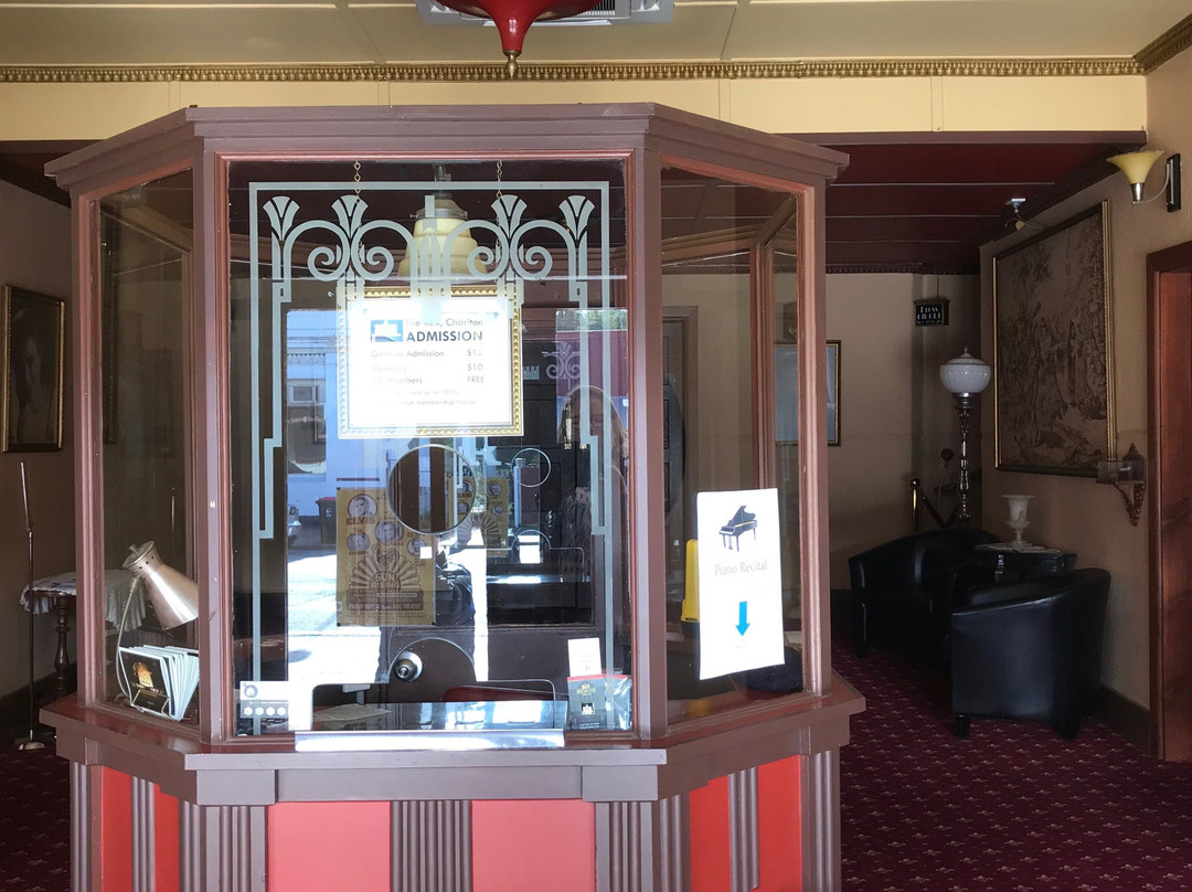 Rex Theatre-Charlton必去景点