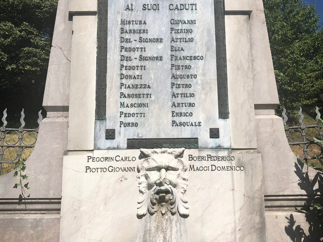 Monumento ai Caduti di Azzio景点图片