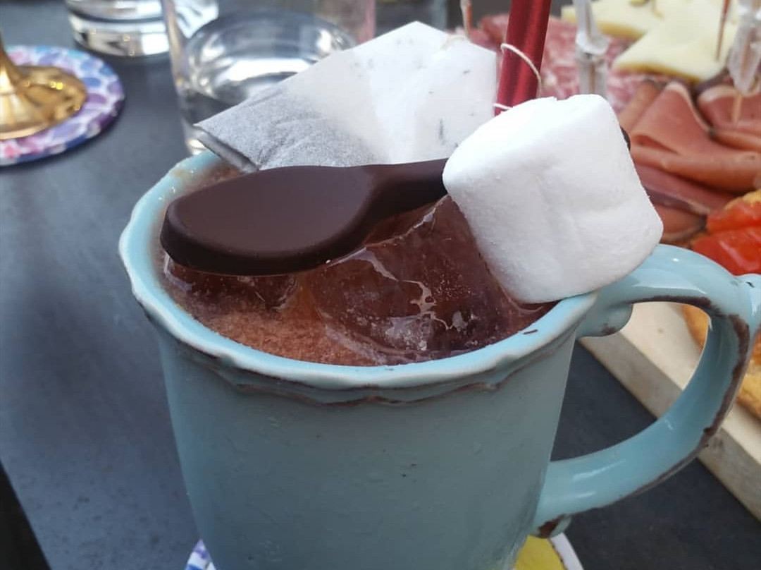 Circus Cocktail Bar-卡塔尼亚必去景点