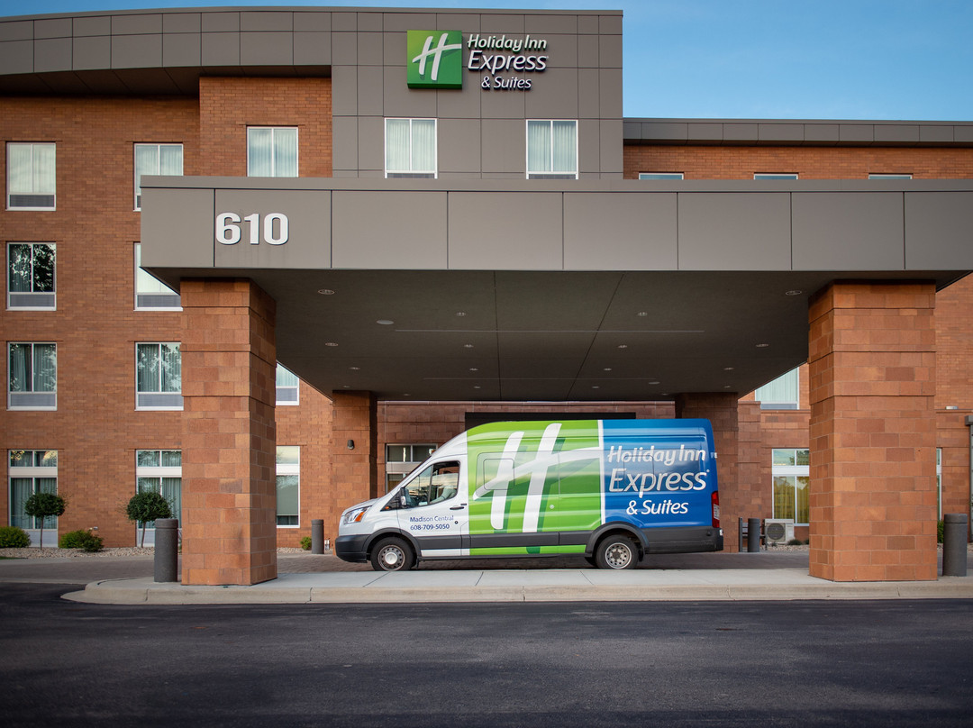Holiday Inn Express & Suites Madison Central By IHG主图