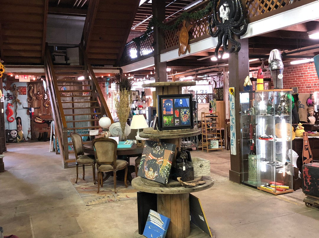 The Marketplace at Peanut Butter Warehouse-盖维斯顿必去景点