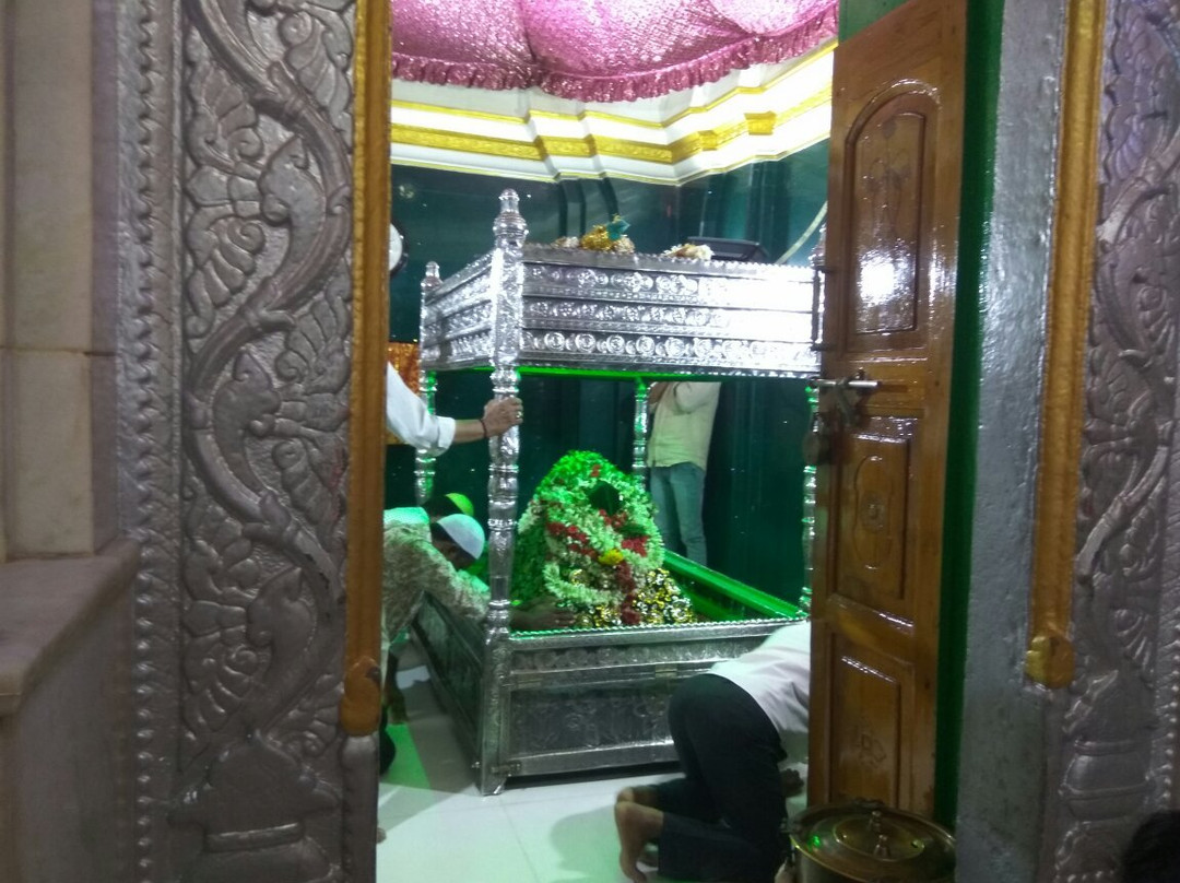 Ameen Peer Dargah Shrine景点图片