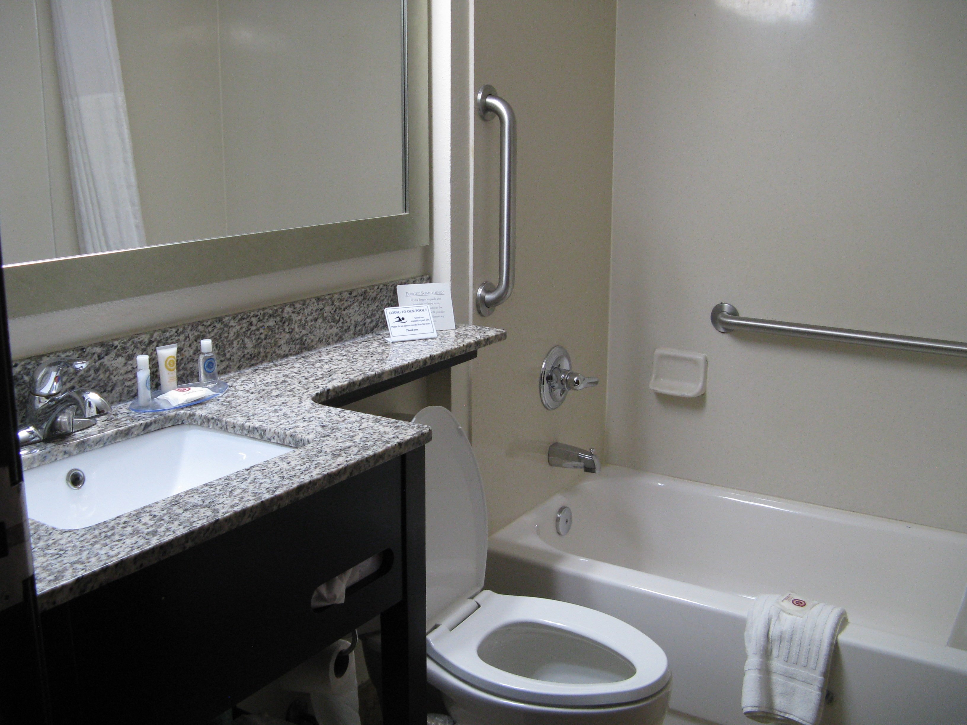 Comfort Inn Mount Airy-浴室