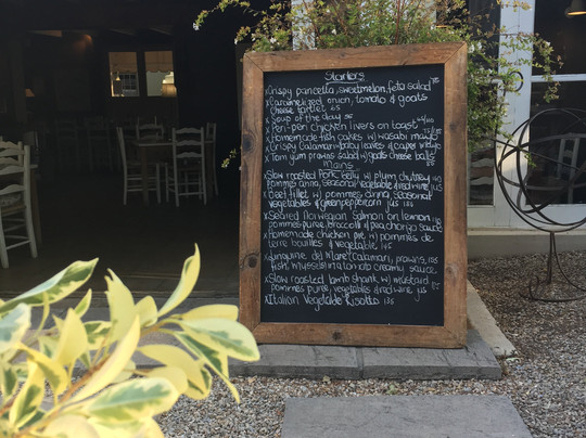 Old Oak Manor and Cafe Felix主图