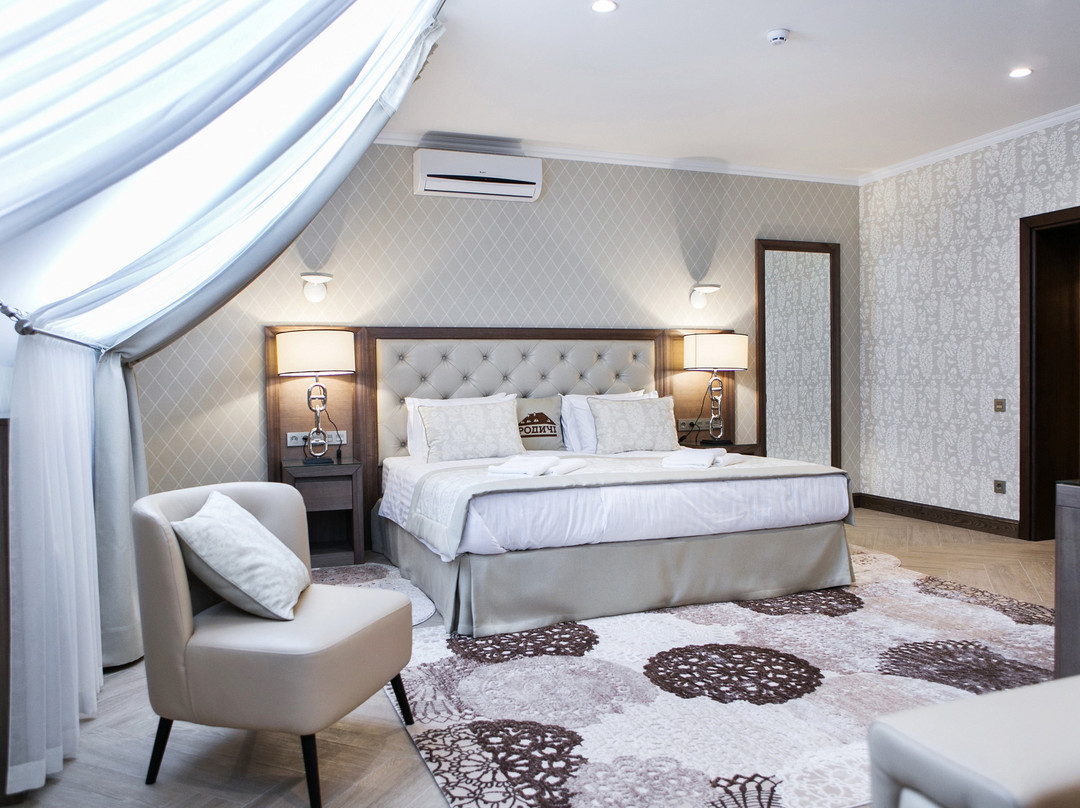 Rodychi Hotel & Restaurant