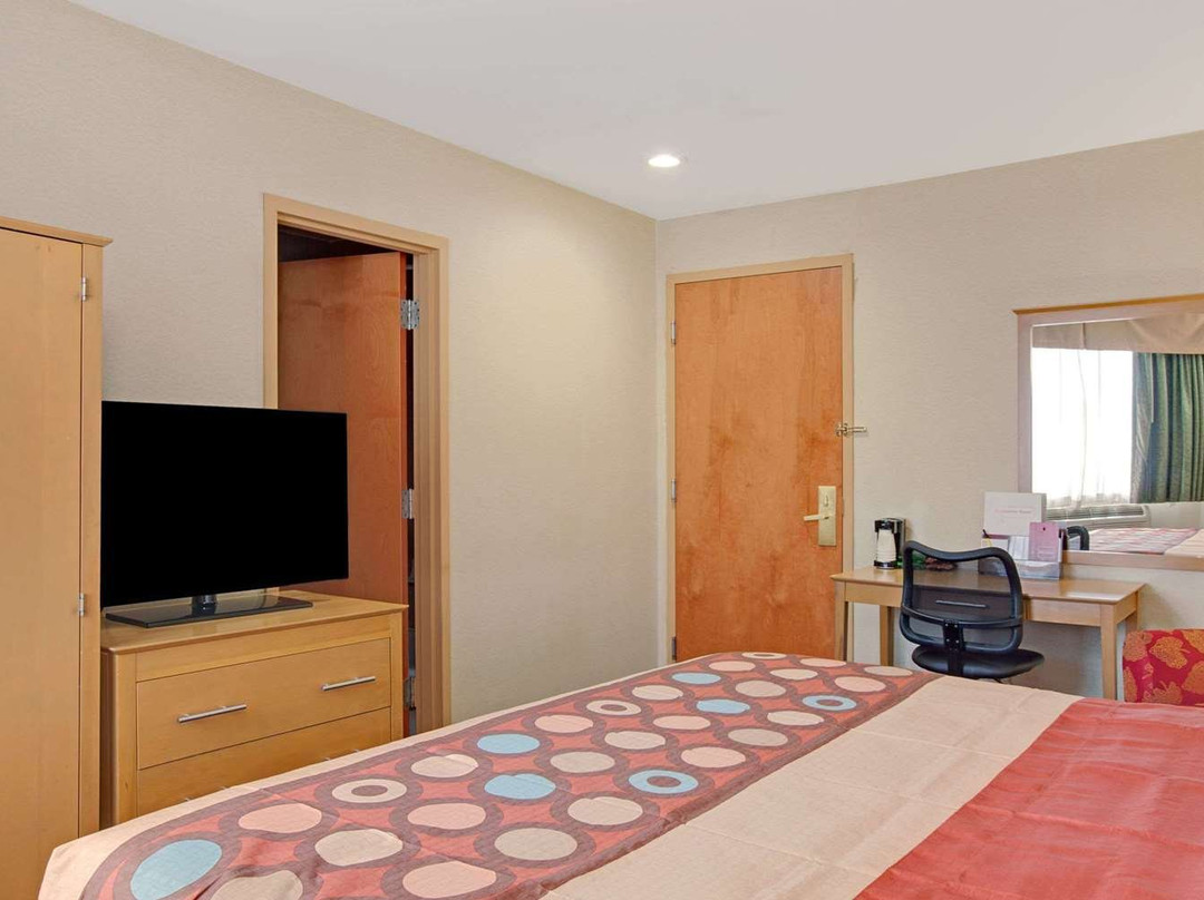 Van Wyck Motor Inn主图