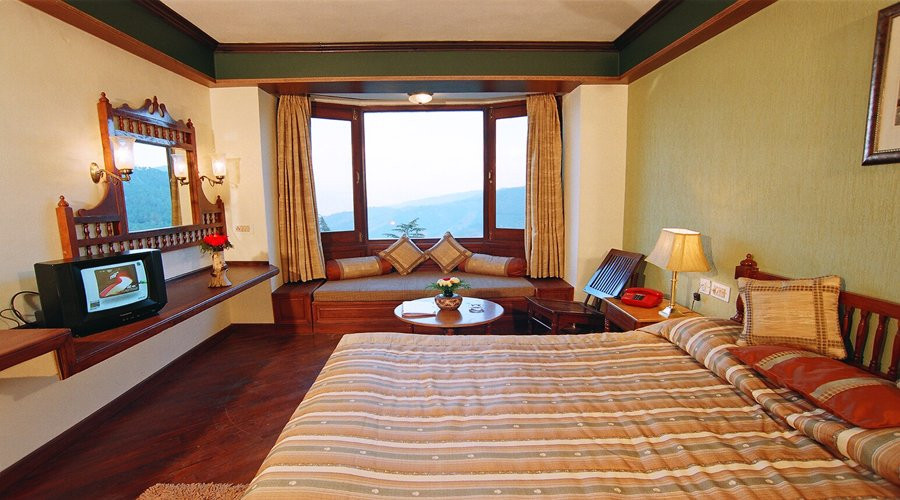 雪中太阳酒店主图