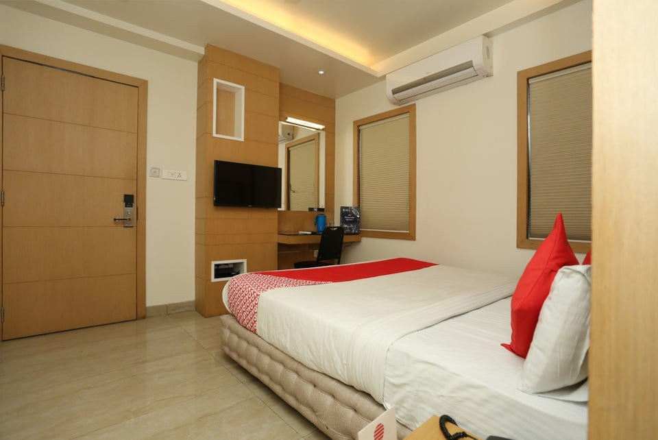 OYO 3774 Hotel Naman Palace主图