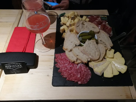 Beer o'clock-尚贝里必去景点