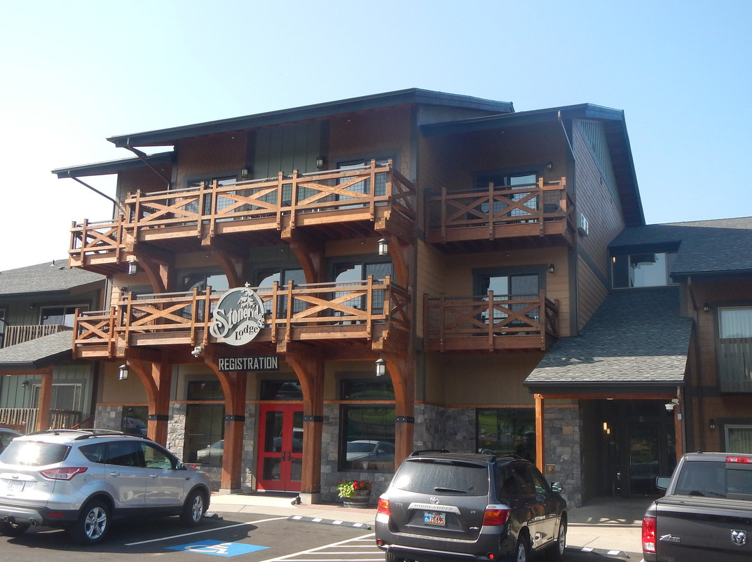 斯通里奇度假酒店主图