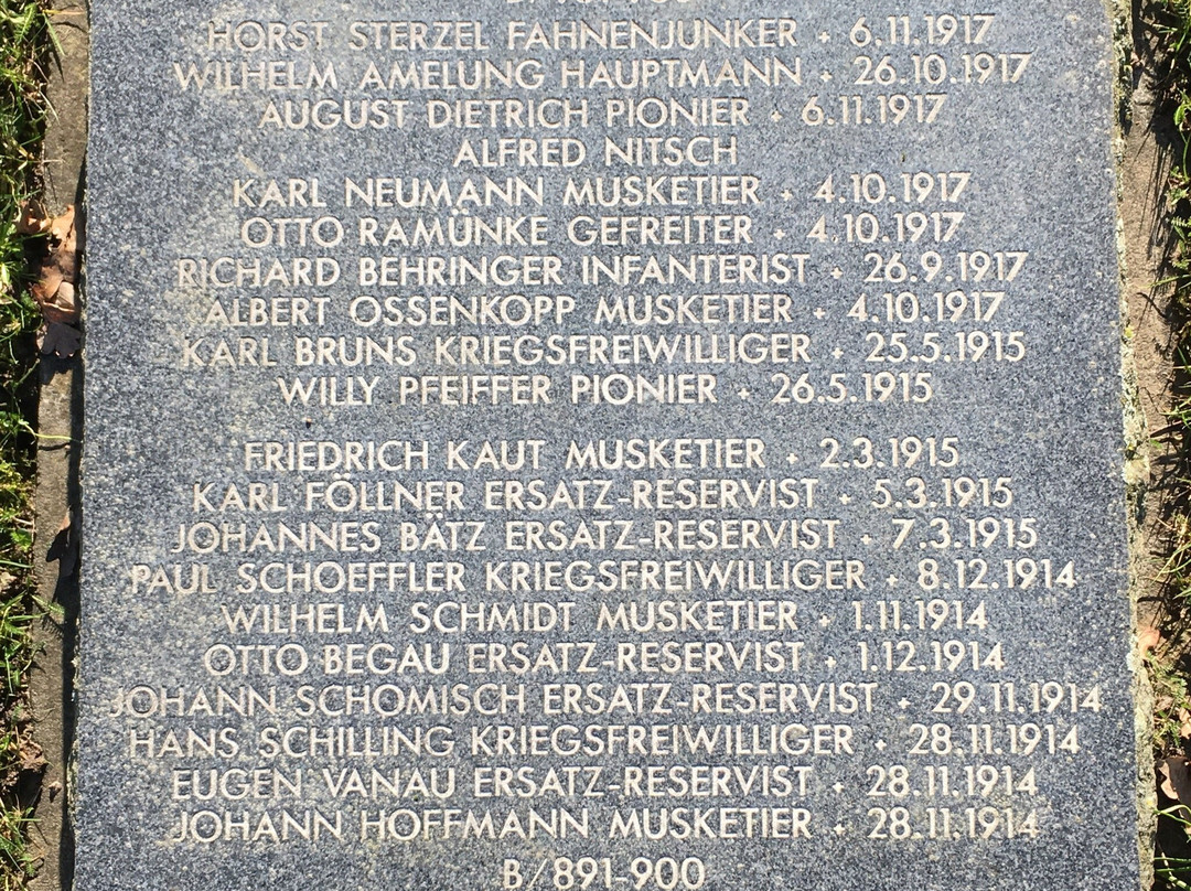 Deutscher Soldatenfriedhof Menen 1914 - 1918景点图片