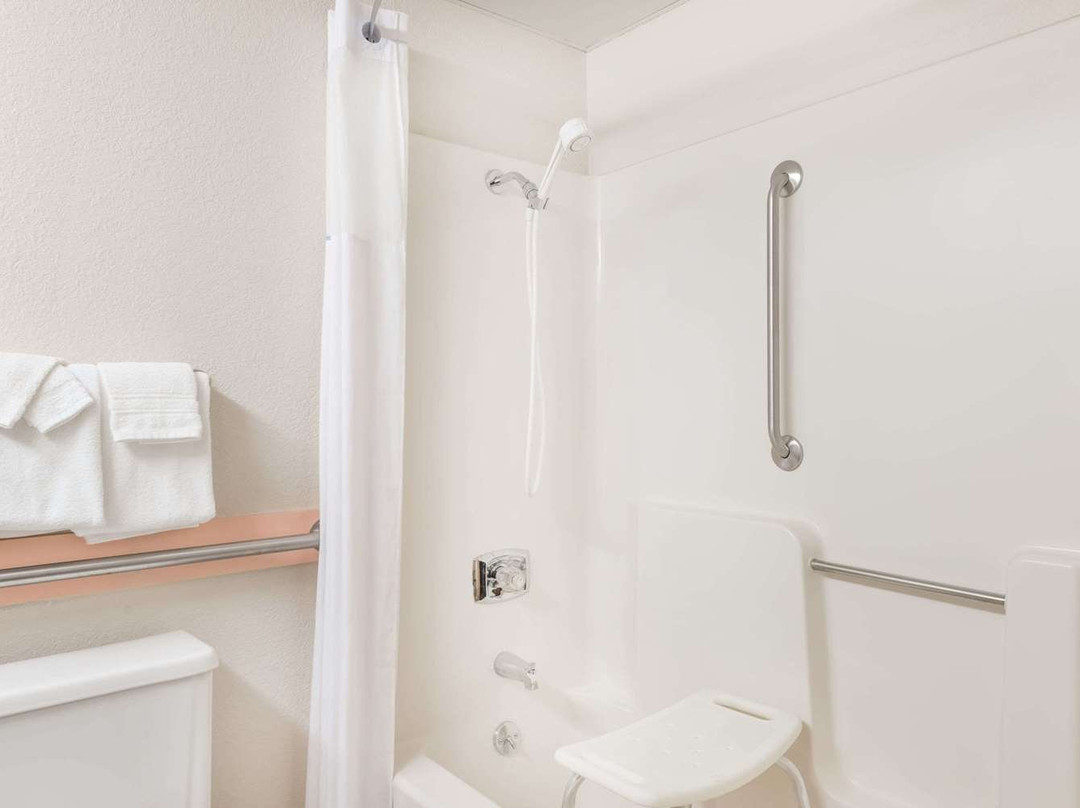 Days Inn by Wyndham Kirksville主图