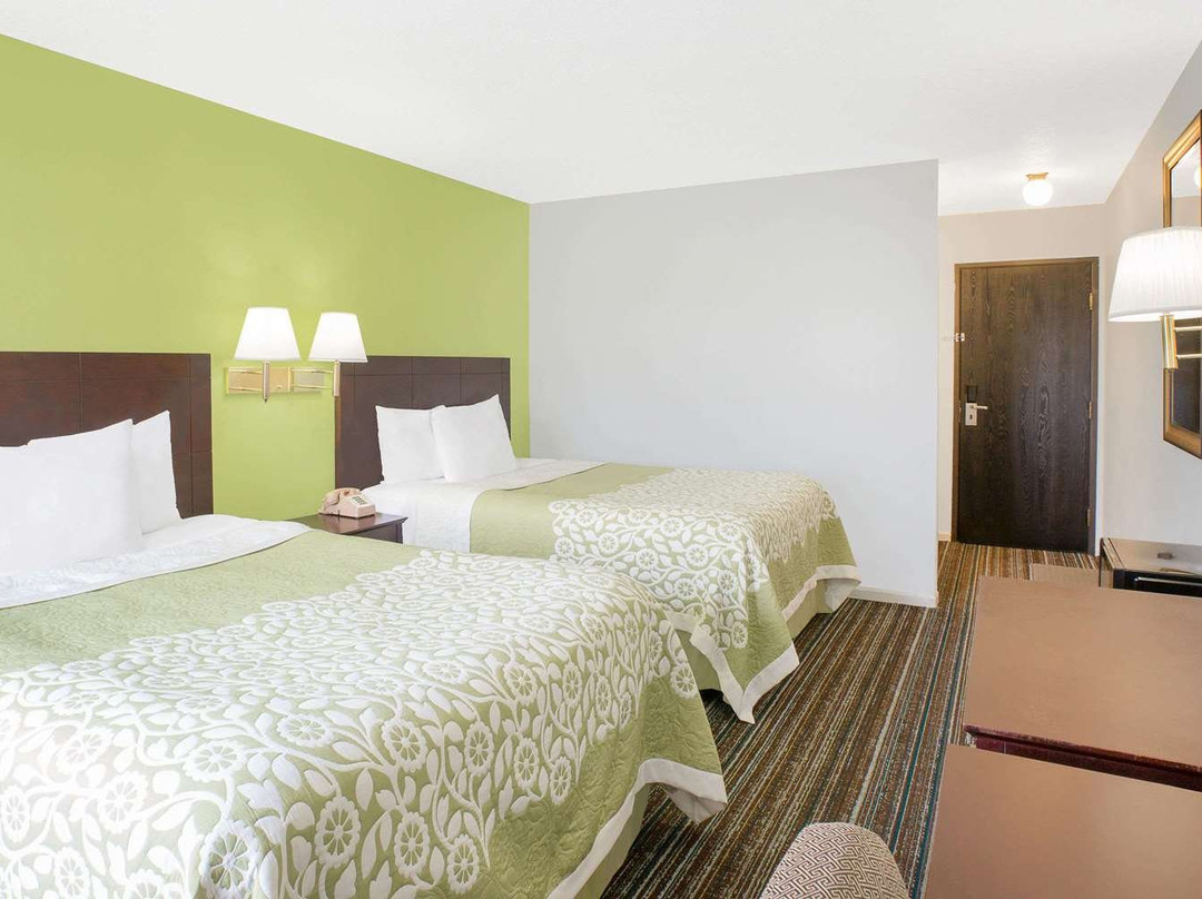 Days Inn by Wyndham York主图