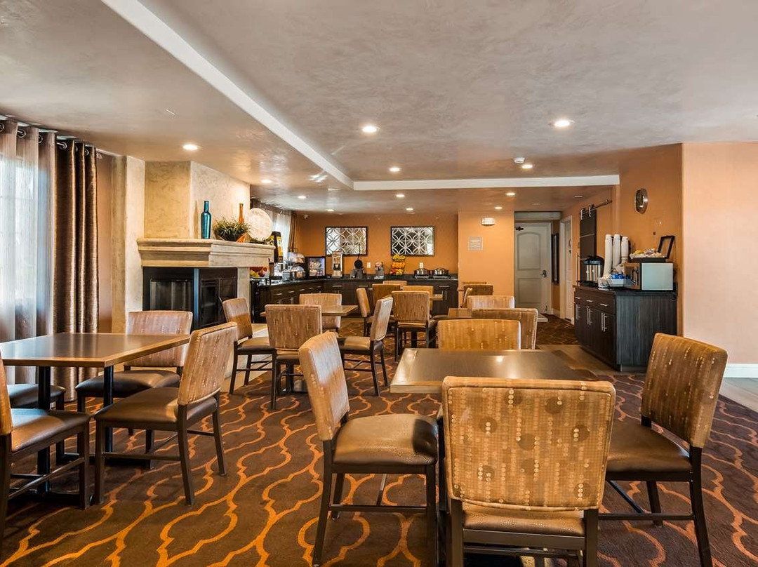 圣克拉拉华美达旅店主图