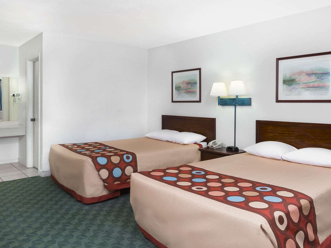 Super 8 by Wyndham Taylorville IL主图