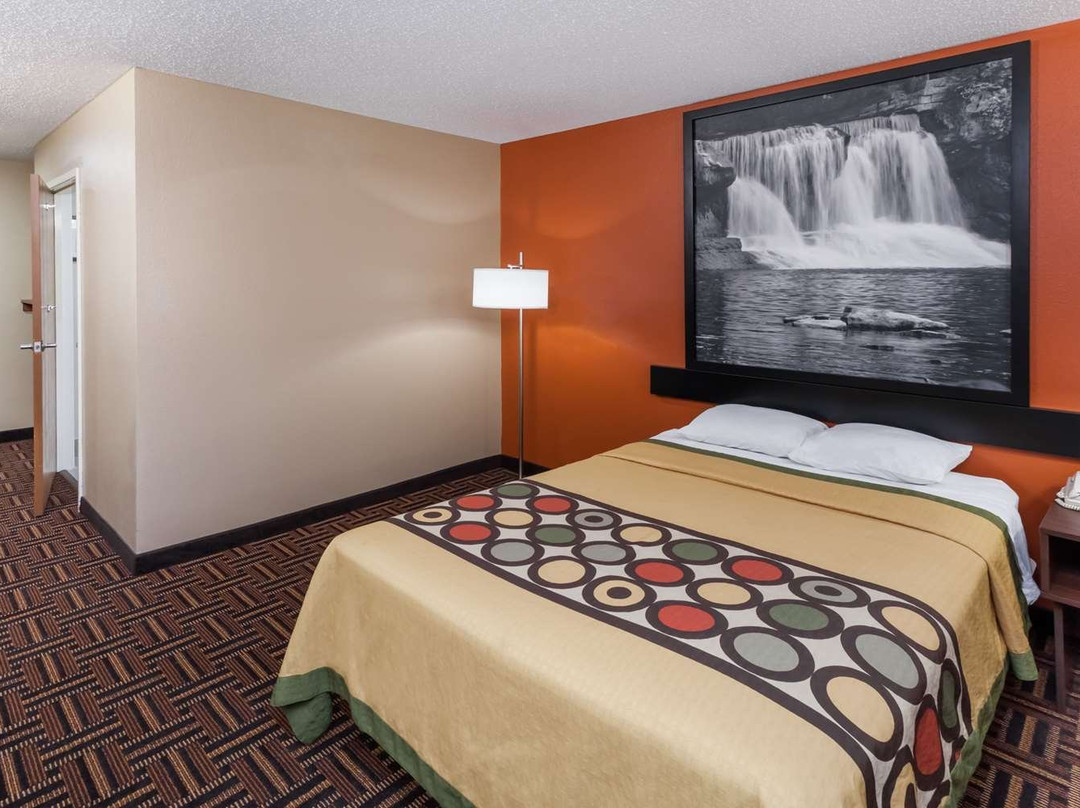 Super 8 by Wyndham Rochester主图