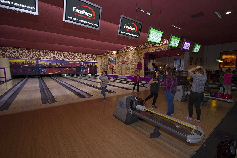 Excalibur Bowling Bar Pub景点图片