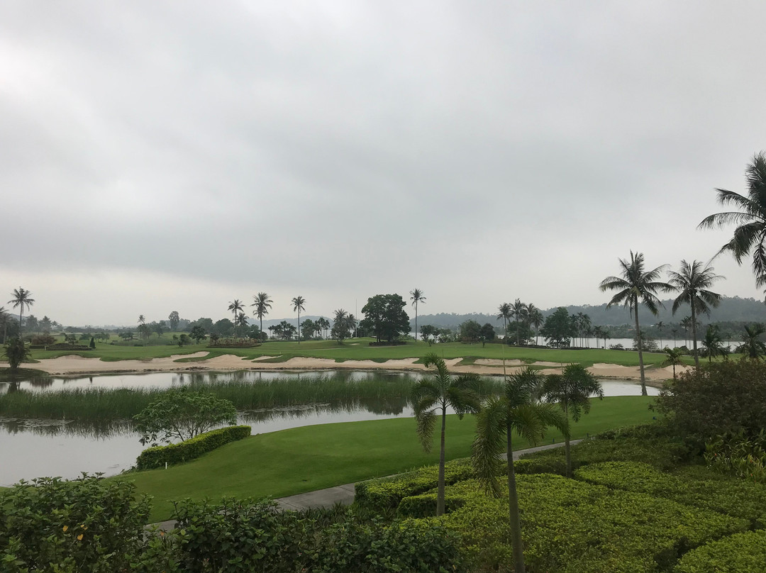 Golf in Danang景点图片