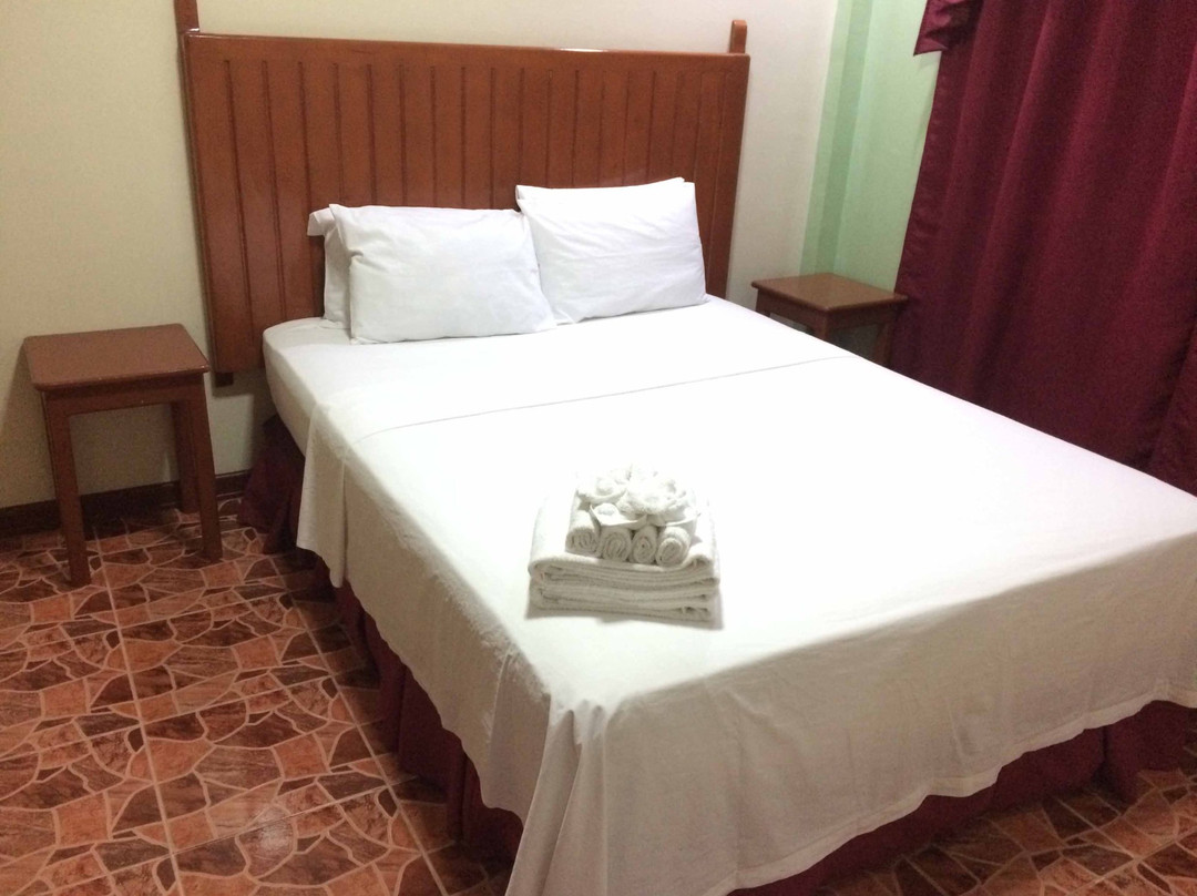 依思拉旅馆主图