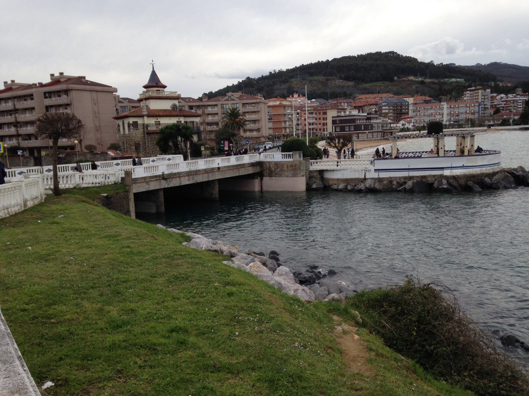 Playa de Bazomar-Castro Urdiales必去景点