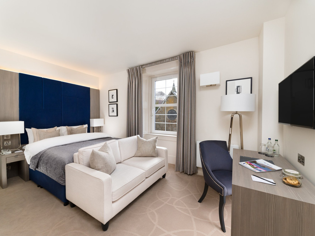 Dunalastair Hotel Suites主图