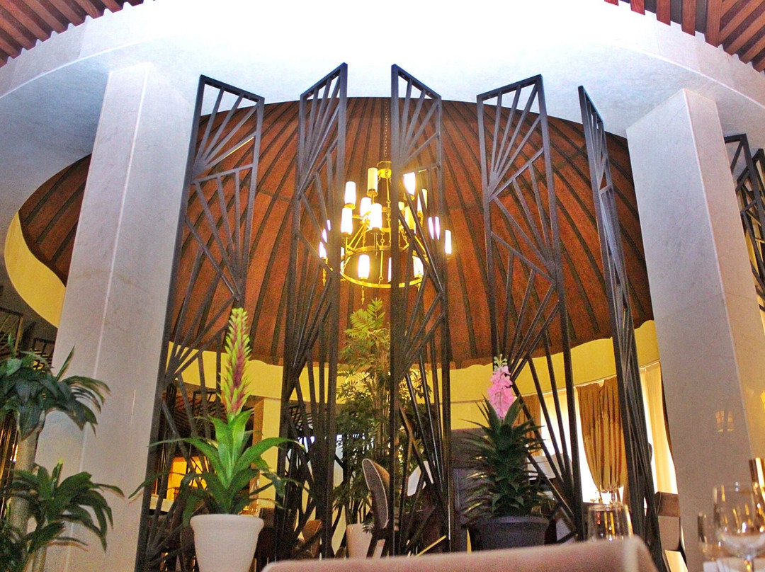 Manor Hotel主图