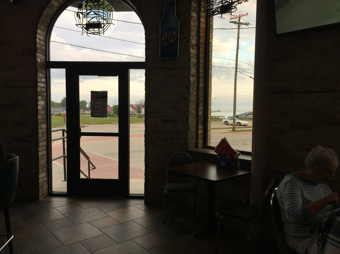 Two Rivers餐馆和美食-Waverly Inn Pub & Pizzeria