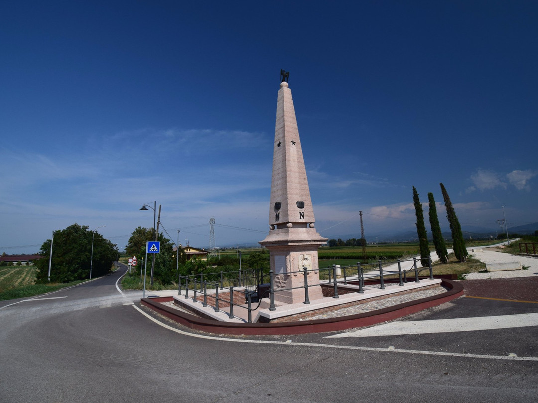 Obelisco Napoleonico Di Arcole景点图片