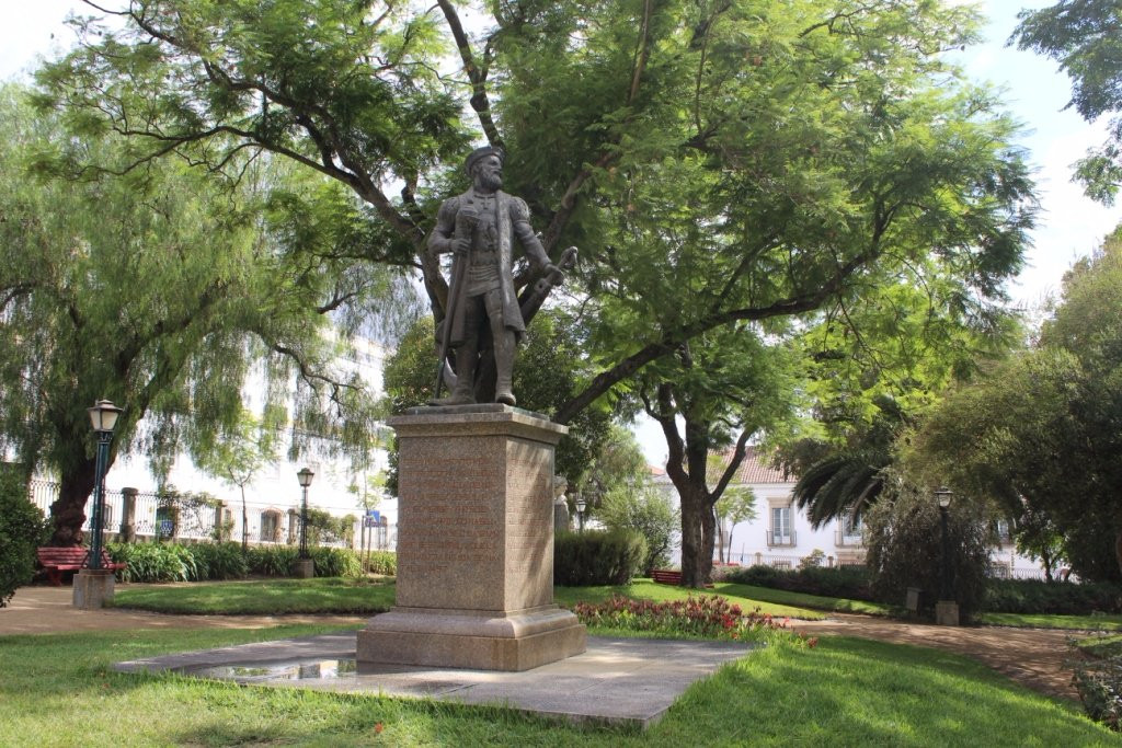 Statue of Vasco da Gama (Évora)-埃武拉必去景点