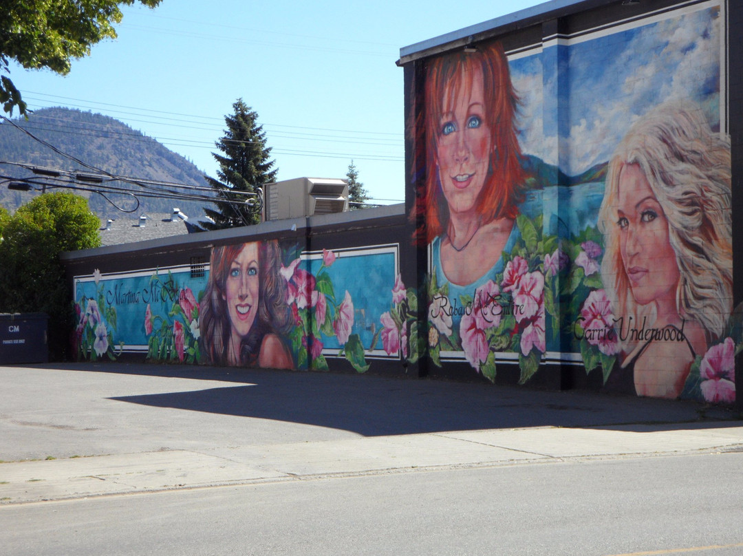 Walk of Stars Murals-梅里特必去景点