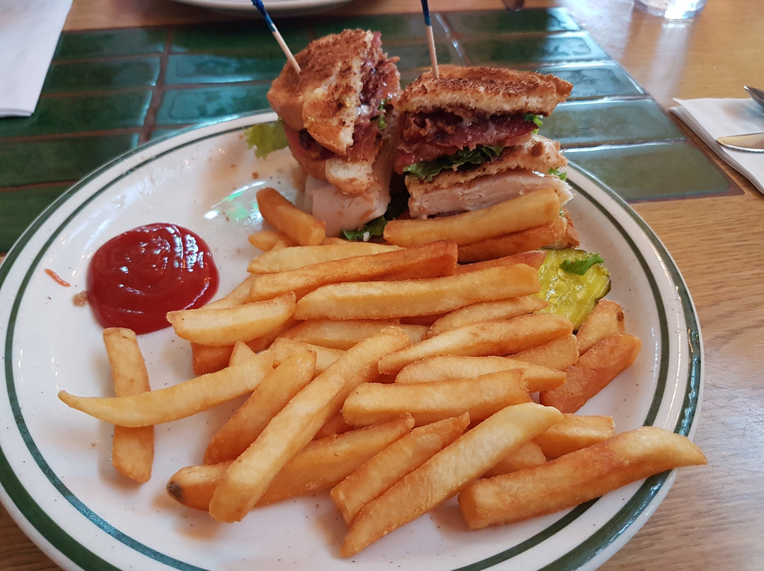 纽波特餐馆和美食-Chalet Restaurant & Bakery