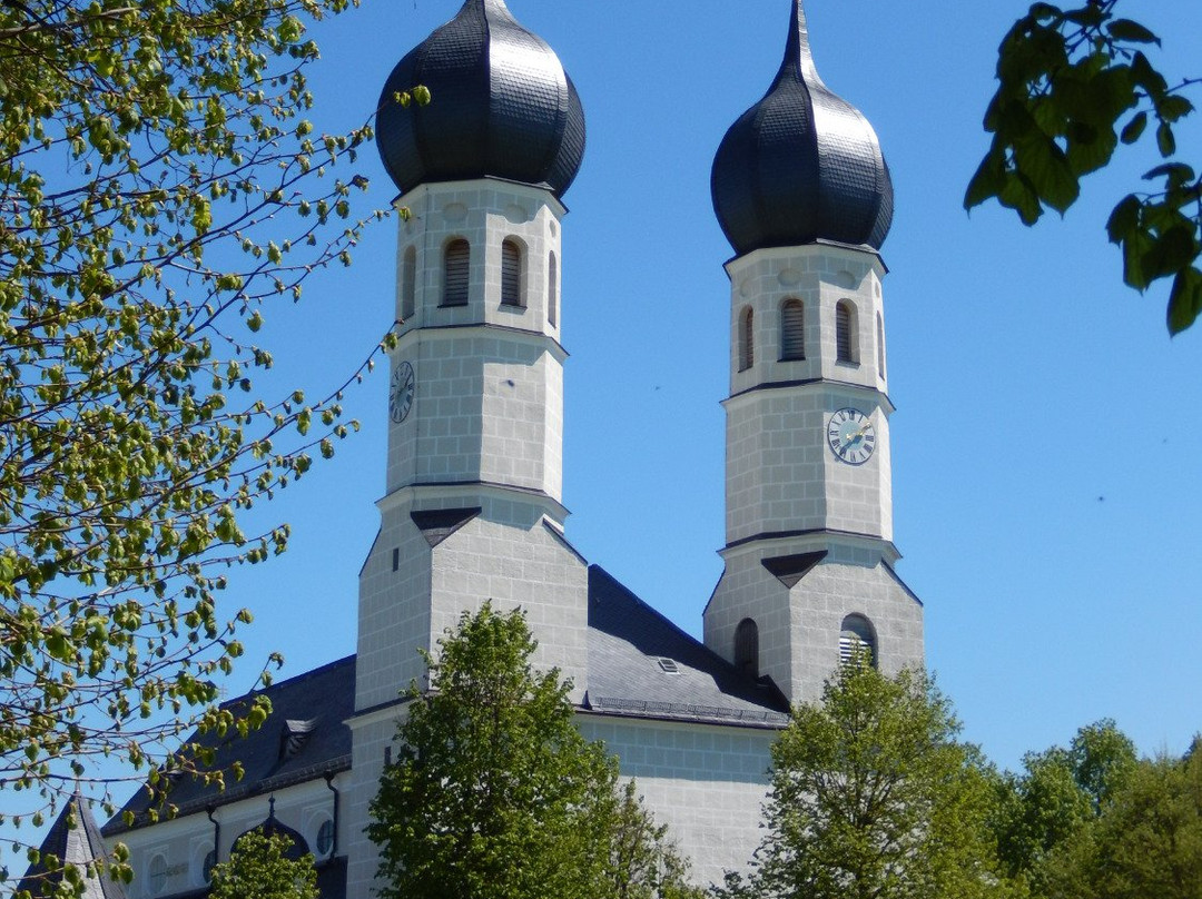 Wallfahrtskirche Weihenlinden-Bruckmuehl必去景点