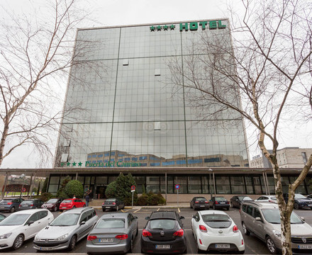 奥卡太阳门广场酒店