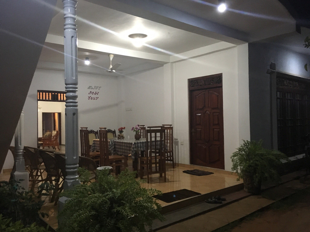 Sadewa Holiday Inn主图