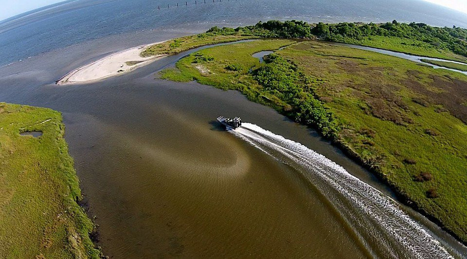 Loughman Lake Airboat Rides景点图片