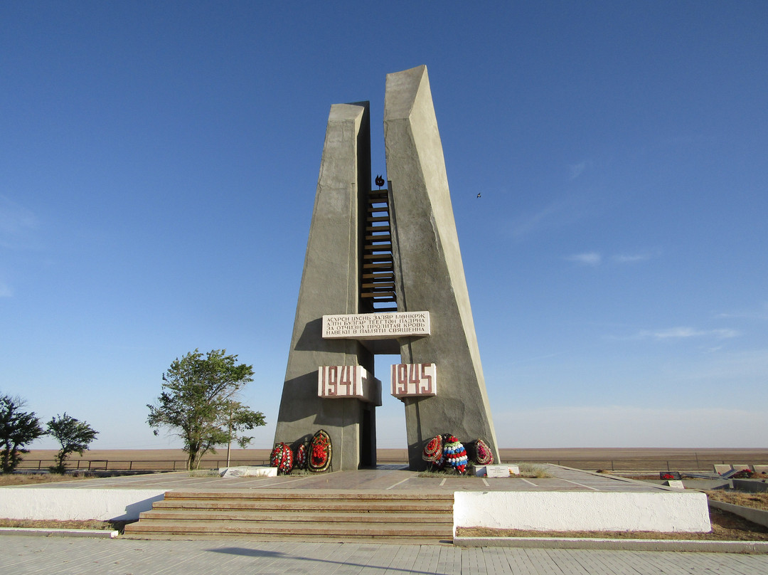 Memorial to Dead Soldiers of the 28th Army景点图片