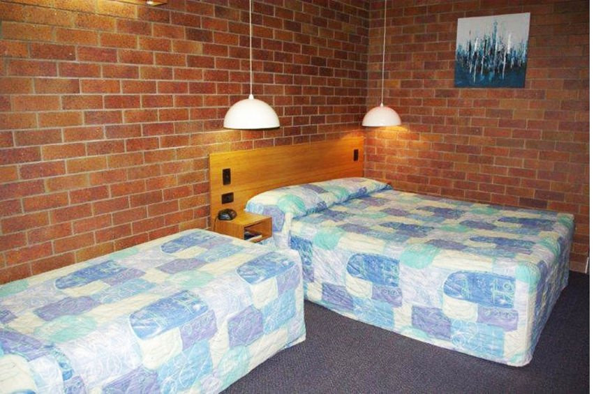 Golden West Motor Inn主图