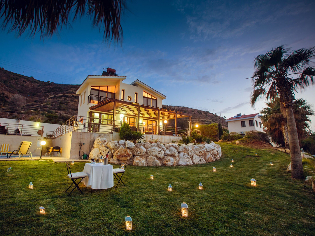 Tpoulorotsos Beach-Pomos必去景点