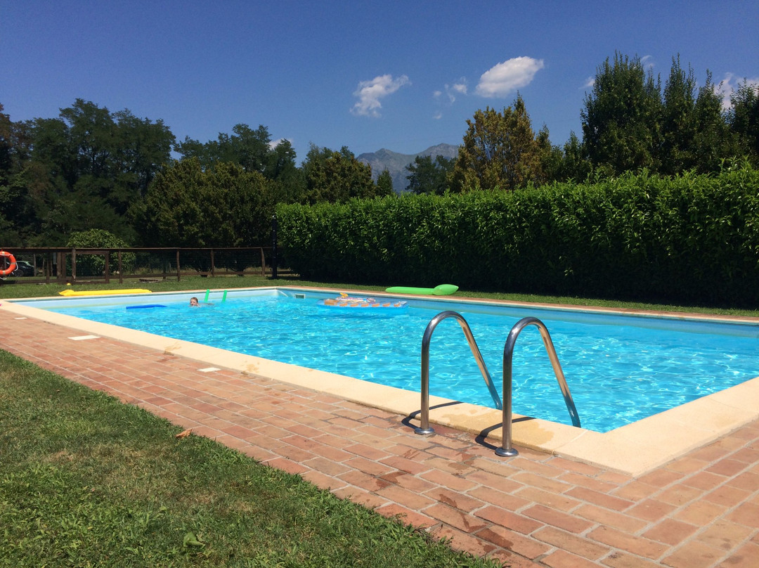 Coriana Apartments & Villas