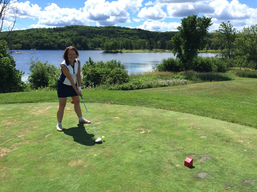 Deerhurst Lakeside Golf Course-亨茨维尔必去景点