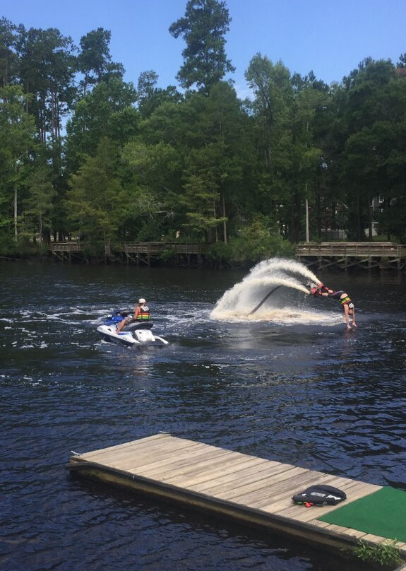 Lifted Flyboarding-美特尔海滩必去景点