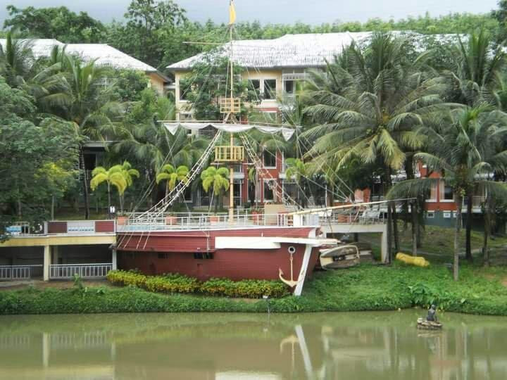 Brookside Valley Resort-罗勇必去景点