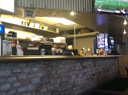 Evio's Pizza & Grill