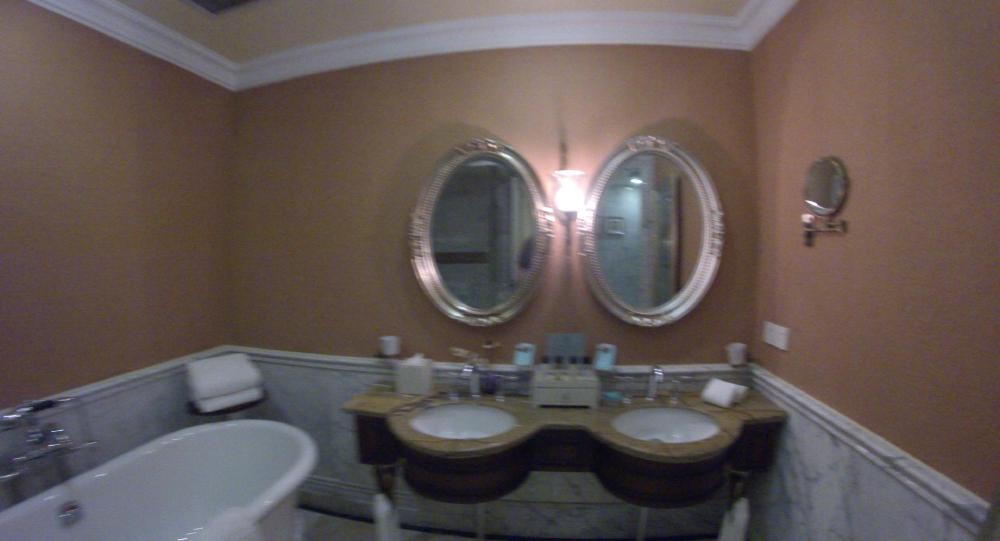 宏泉艾瑞酒店-浴室