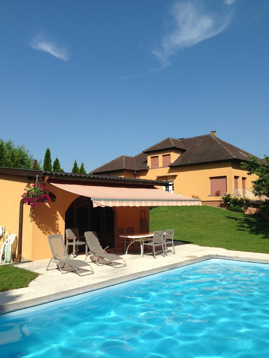 Chambres d'Hotes Ursula-泳池