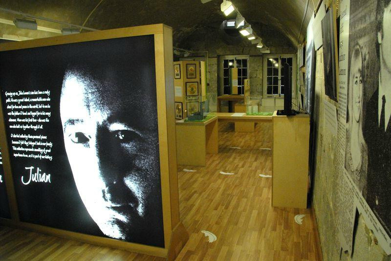 Julian Lennons Beatles Exhibition-直布罗陀必去景点